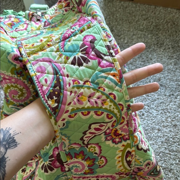 Vera Bradley Larger Travel Bag - Picture 4 of 16